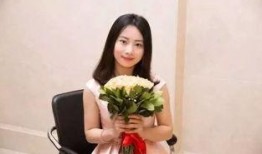 何老师爆料娜姐旅行视频,揭秘明星私生活瞬间