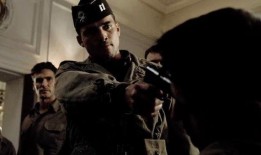 兄弟连第十集在线观看,生死抉择，战火中的兄弟情深