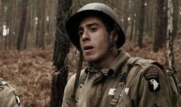 兄弟连第十集在线观看,生死抉择，战火中的兄弟情深