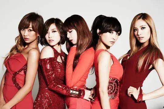 娱乐吃瓜女星敬酒,吃瓜群众直呼精彩!